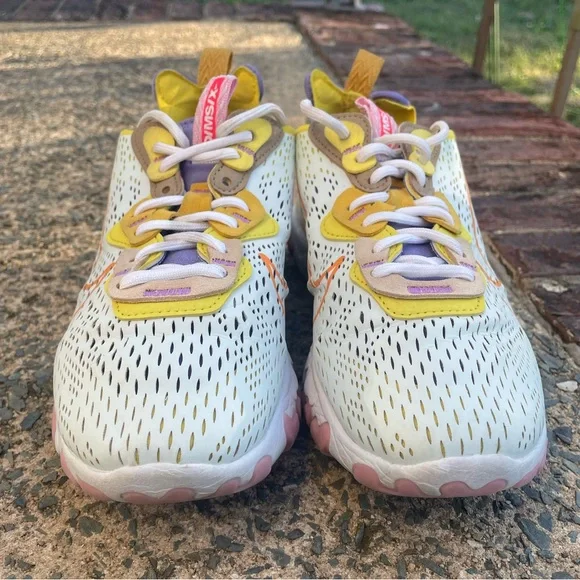 Women’s Nike React Vision Pure Platinum Workout Sneakers - Picture 2 of 9